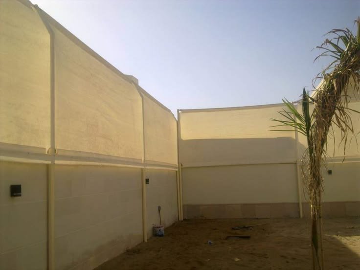 سواتر PVC تبوك مقاومة للعوامل الجوية.